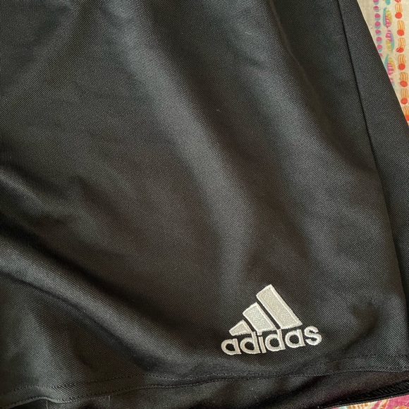 Women Adidas running shorts size XL. - Picture 3 of 3
